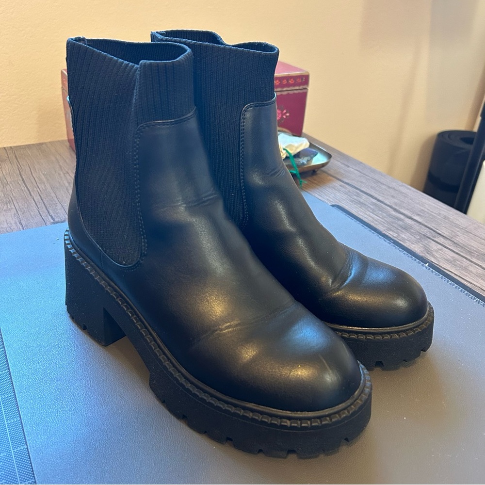 Madden Girl Black Thick Heeled Booties Size 8.5